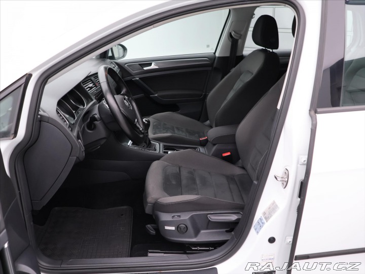 Volkswagen Golf 1,4 TSI 92kW CZ LED 2017