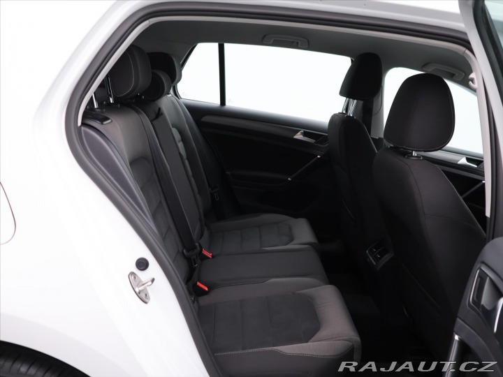 Volkswagen Golf 1,4 TSI 92kW CZ LED 2017