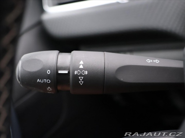 Peugeot 2008 1,2 PT 82k CZ 1 Maj. Allu 2018