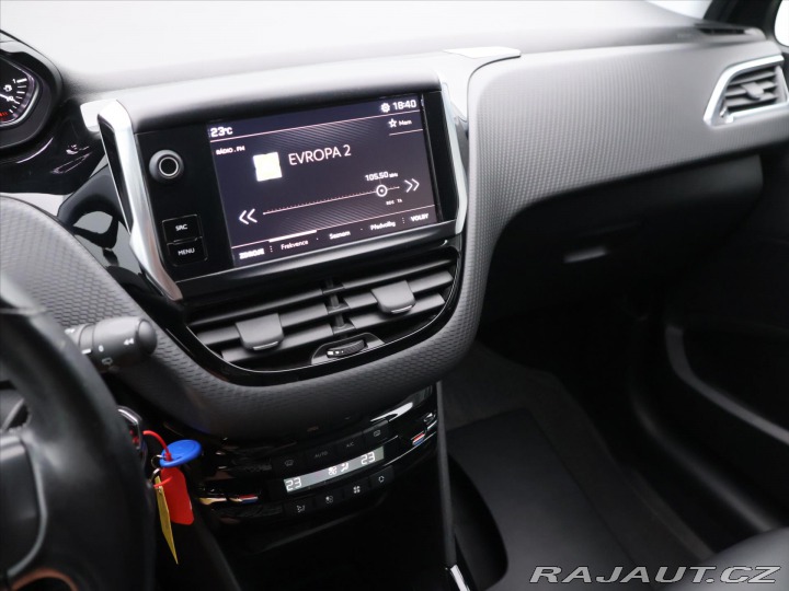 Peugeot 2008 1,2 PT 82k CZ 1 Maj. Allu 2018