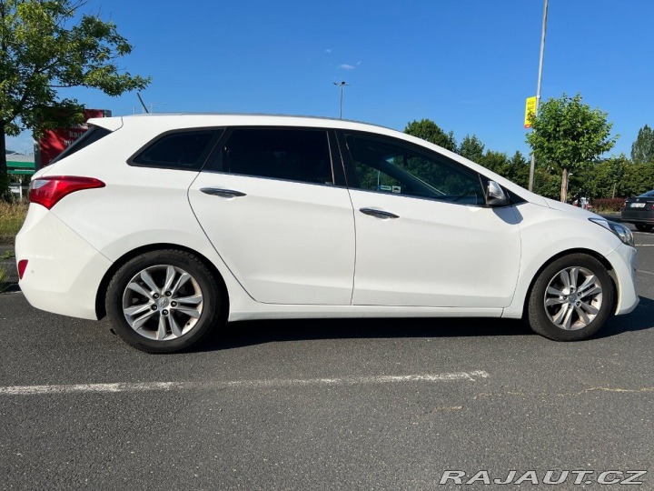 Hyundai i30 1,6 CW CRDi 94kW 1800
