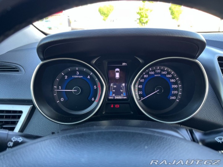 Hyundai i30 1,6 CW CRDi 94kW 1800