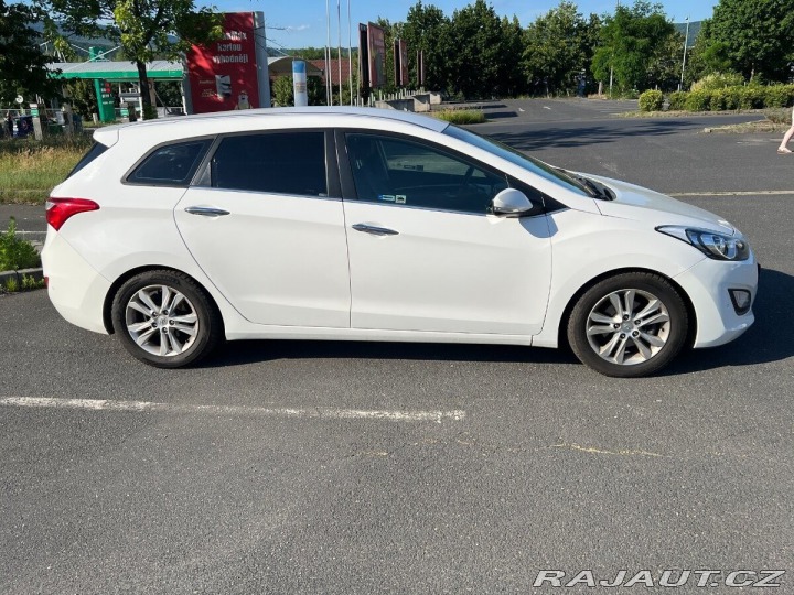 Hyundai i30 1,6 CW CRDi 94kW 1800