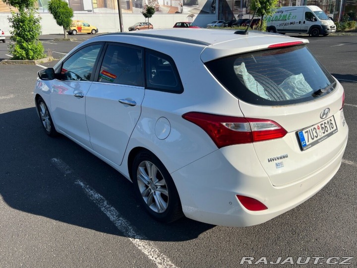 Hyundai i30 1,6 CW CRDi 94kW 1800