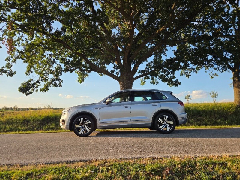 Volkswagen Touareg 3,0 TDI(210KW) HEZKÝ