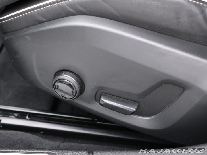 Volvo V60 2,0 T5 184kW Drive-E R-De 2022