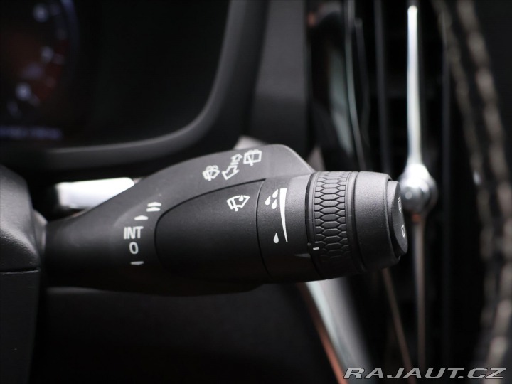 Volvo V60 2,0 T5 184kW Drive-E R-De 2022