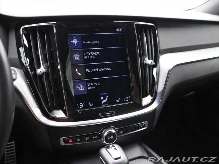 Volvo V60 2,0 T5 184kW Drive-E R-De 2022