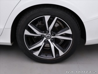 Volvo V60 2,0 T5 184kW Drive-E R-De 2022