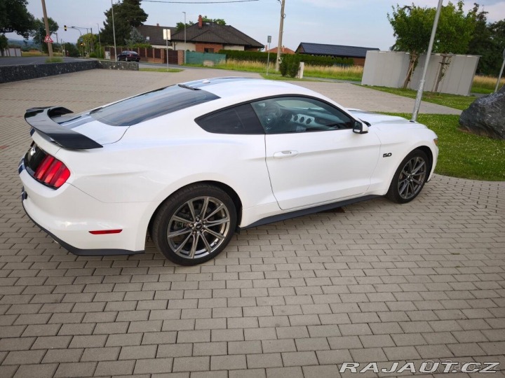 Ford Mustang 5,0 GT V8 1800