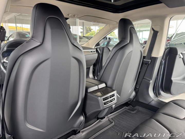 Tesla Model S 1800