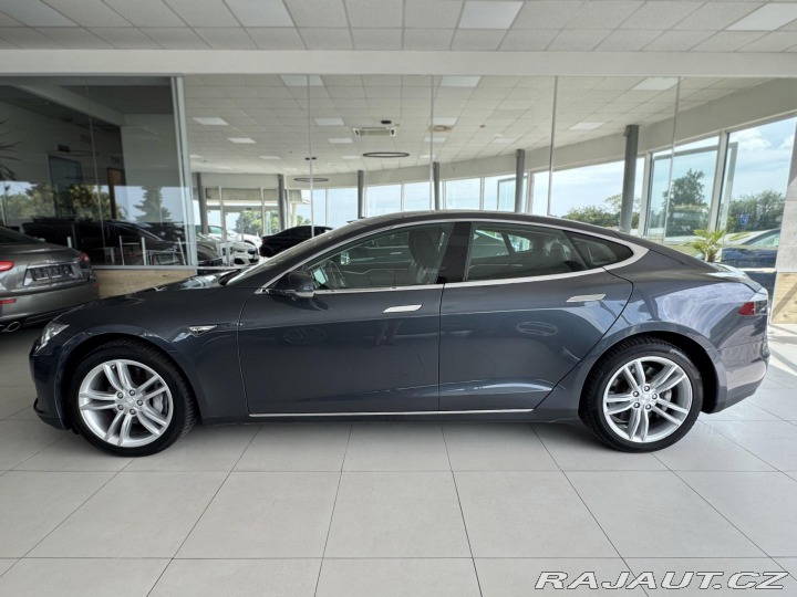 Tesla Model S 1800