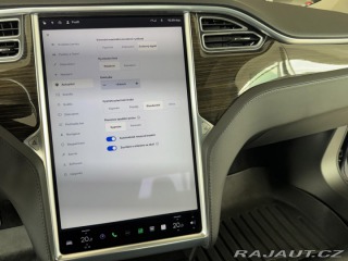 Tesla Model S 1800