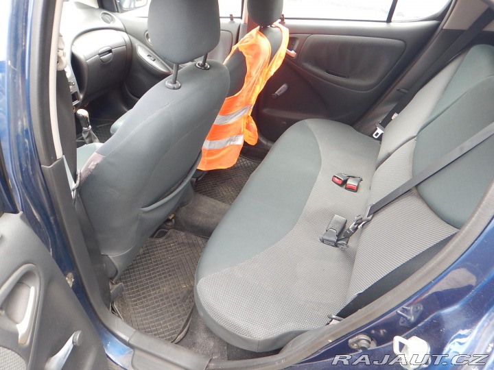 Toyota Yaris 1.0 VVTi, KLIMA 2003