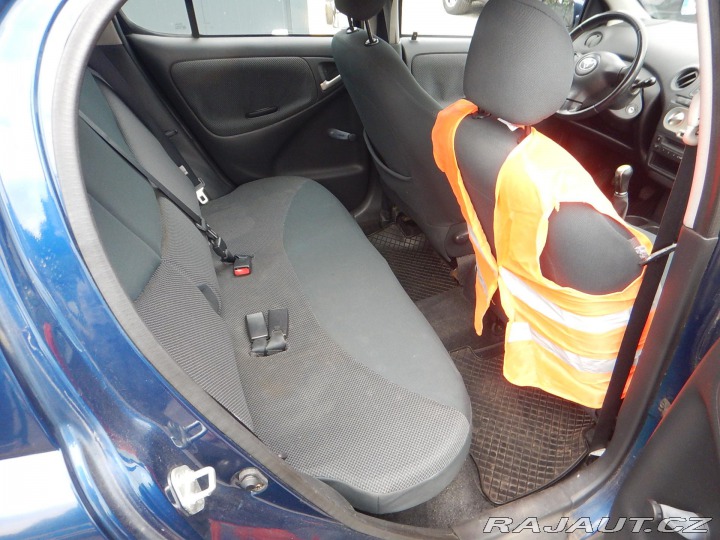 Toyota Yaris 1.0 VVTi, KLIMA 2003