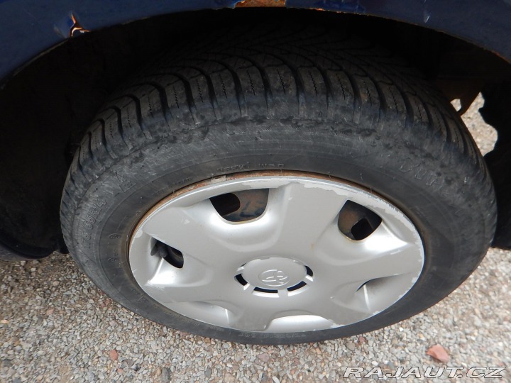 Toyota Yaris 1.0 VVTi, KLIMA 2003