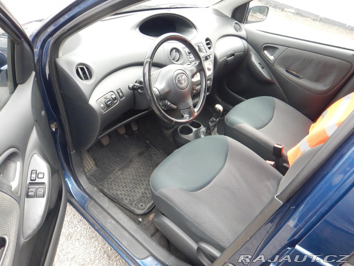 Toyota Yaris 1.0 VVTi, KLIMA 2003
