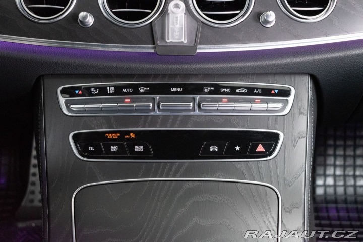 Mercedes-Benz E E 220d AMG*4MATIC*TAŽNÉ*A 2021