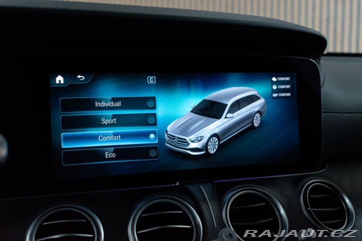 Mercedes-Benz E E 220d AMG*4MATIC*TAŽNÉ*A 2021