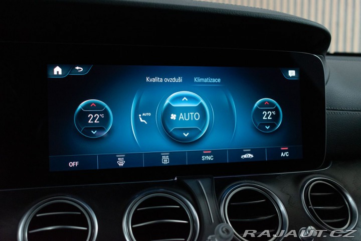 Mercedes-Benz E E 220d AMG*4MATIC*TAŽNÉ*A 2021