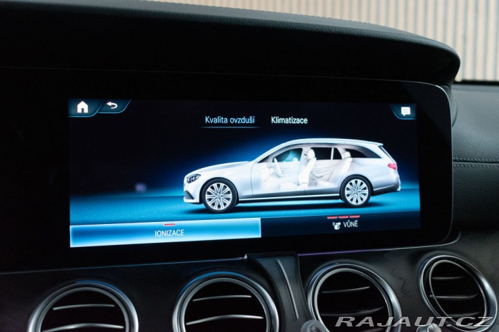 Mercedes-Benz E E 220d AMG*4MATIC*TAŽNÉ*A 2021