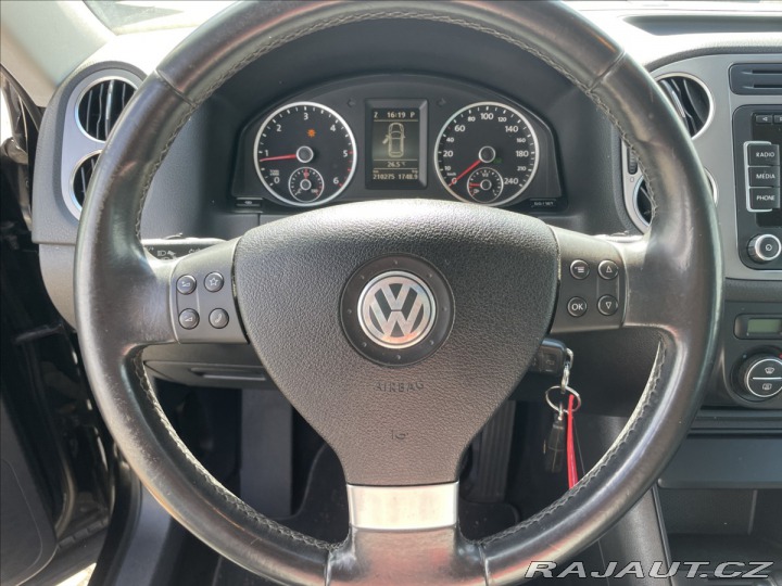 Volkswagen Tiguan 2,0 TDi 100kw 4x4 DSG Pan 2009