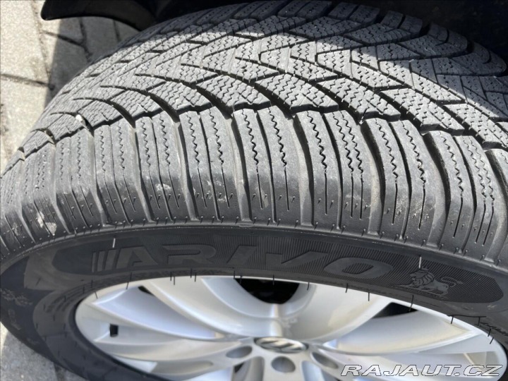 Volkswagen Tiguan 2,0 TDi 100kw 4x4 DSG Pan 2009