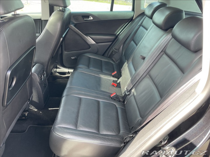 Volkswagen Tiguan 2,0 TDi 100kw 4x4 DSG Pan 2009