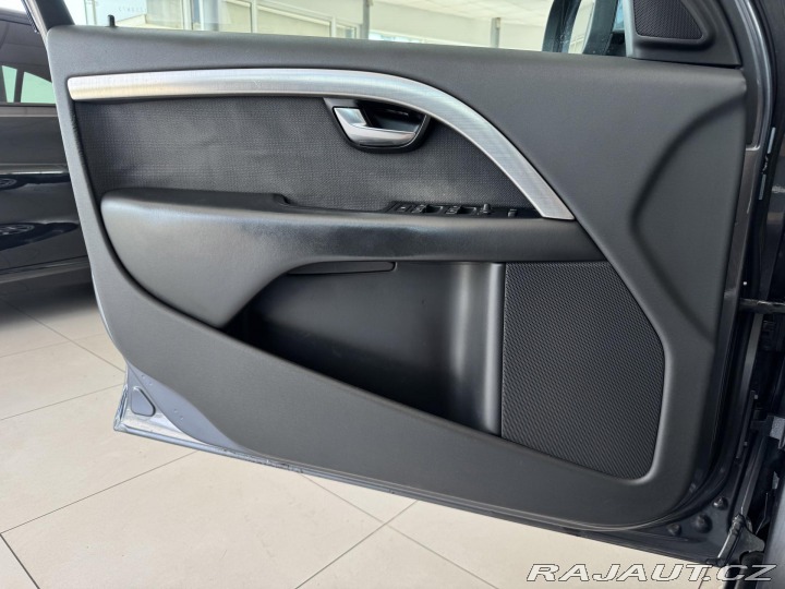 Volvo S80 D5 AUT*136kW*Nav*Tažné*To 2007