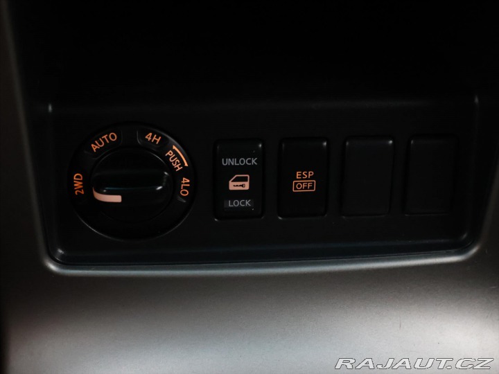 Nissan Pathfinder 2,5 dCi 126kW Automat 4WD 2009