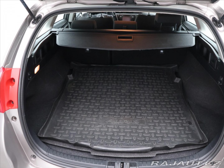 Toyota Auris 1,6 i 97kW Serv. Kniha 1. 2013
