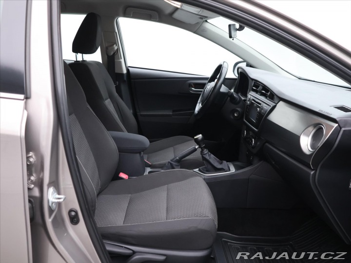 Toyota Auris 1,6 i 97kW Serv. Kniha 1. 2013