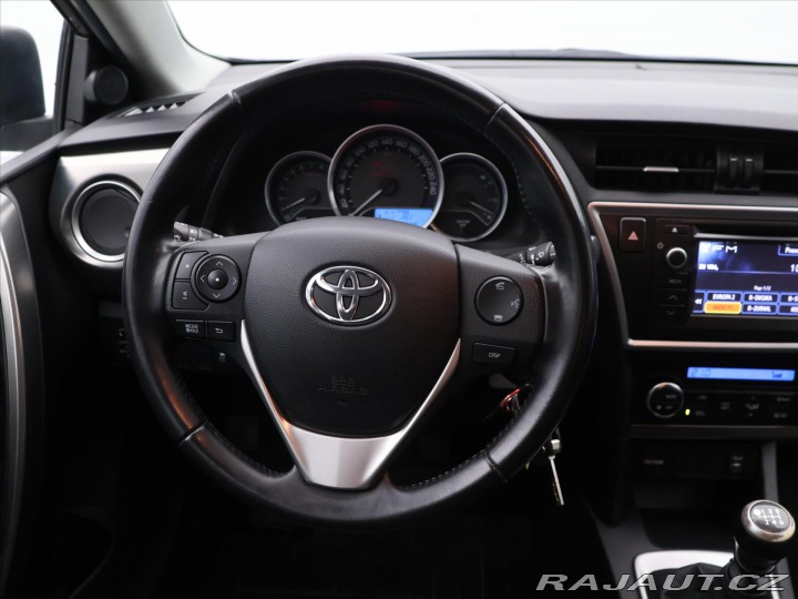 Toyota Auris 1,6 i 97kW Serv. Kniha 1. 2013