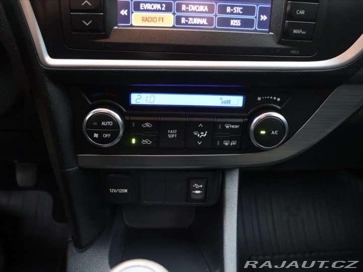 Toyota Auris 1,6 i 97kW Serv. Kniha 1. 2013