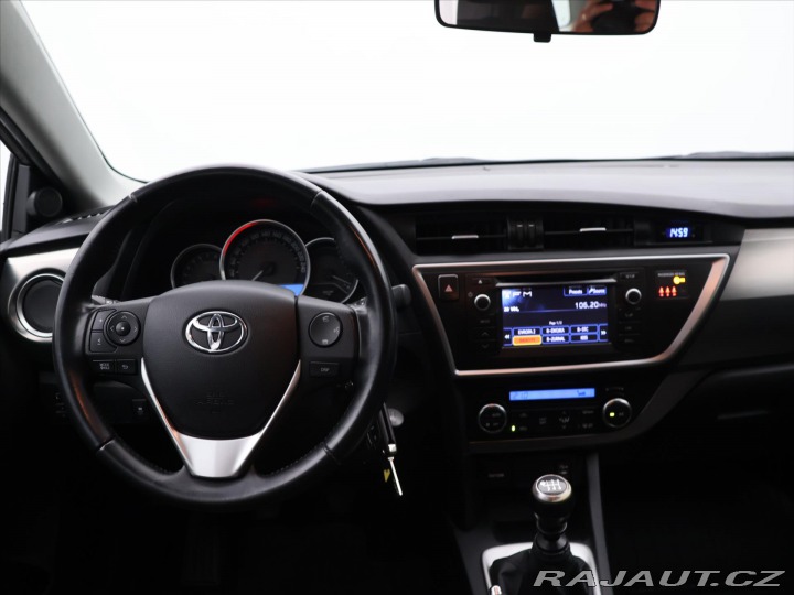 Toyota Auris 1,6 i 97kW Serv. Kniha 1. 2013