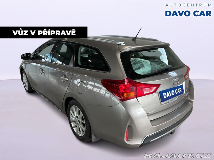Toyota Auris 1,6 i 97kW Serv. Kniha 2013
