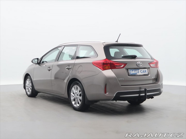 Toyota Auris 1,6 i 97kW Serv. Kniha 1. 2013