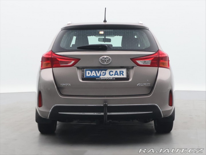Toyota Auris 1,6 i 97kW Serv. Kniha 1. 2013