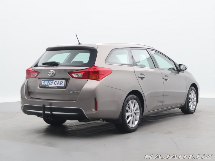 Toyota Auris 1,6 i 97kW Serv. Kniha 1. 2013