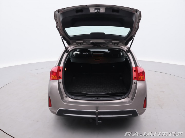 Toyota Auris 1,6 i 97kW Serv. Kniha 1. 2013