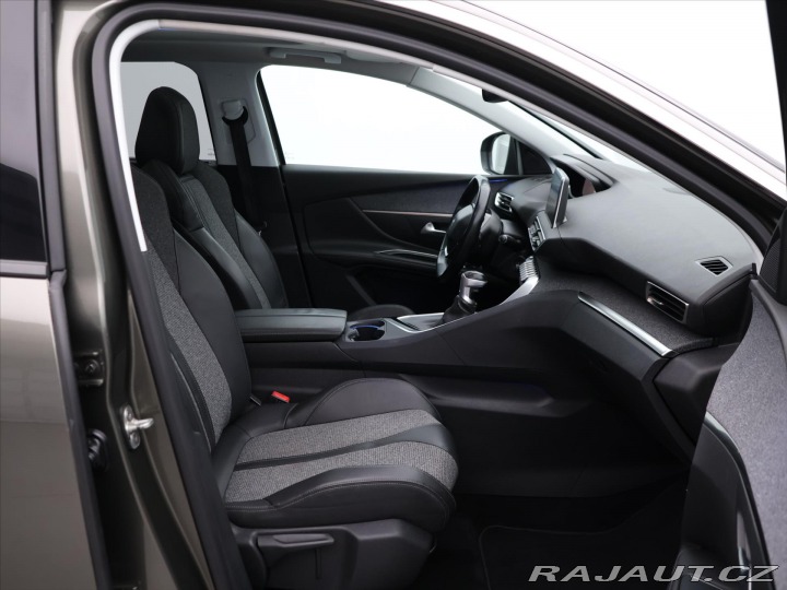 Peugeot 5008 1,2 PT 96kW Allure PANO 7 2018