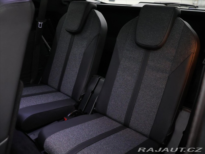 Peugeot 5008 1,2 PT 96kW Allure PANO 7 2018