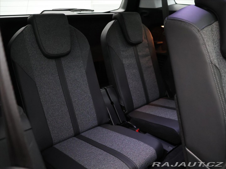 Peugeot 5008 1,2 PT 96kW Allure PANO 7 2018