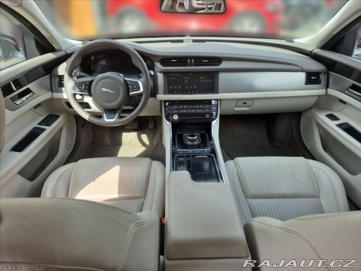 Jaguar XF 2,0 25t AWD Prestige 2018