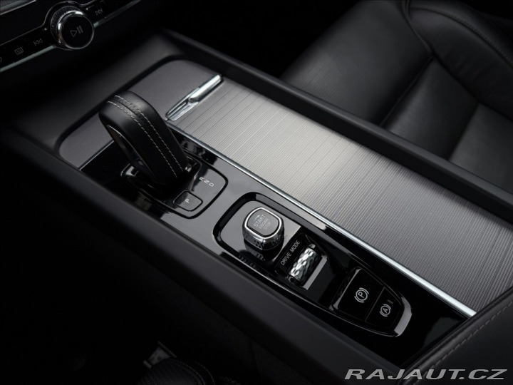 Volvo XC60 B4 2.0d 4X4 R-Design 2021