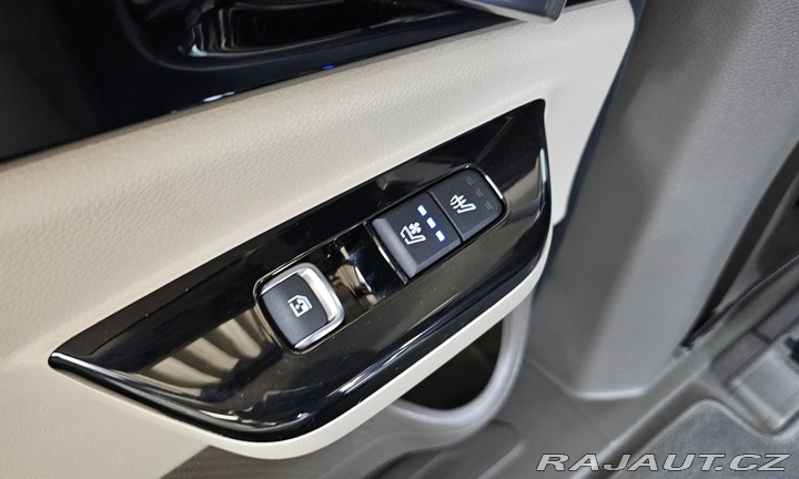 Kia Carnival HI LIMOUSINE SIGNATURE 2021