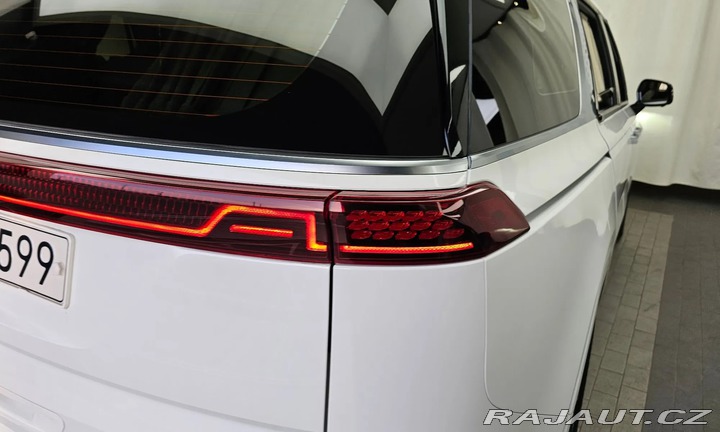Kia Carnival HI LIMOUSINE SIGNATURE 2021
