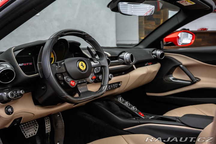 Ferrari 812 GTS, lift, karbon, CZ 2021