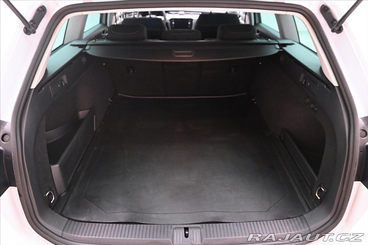 Volkswagen Passat 2,0 TDI 110 kW DSG Busine 2023