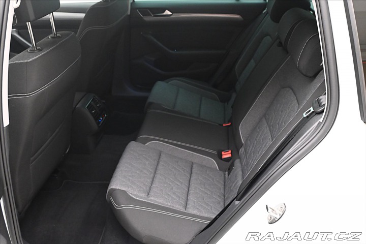 Volkswagen Passat 2,0 TDI 110 kW DSG Busine 2023